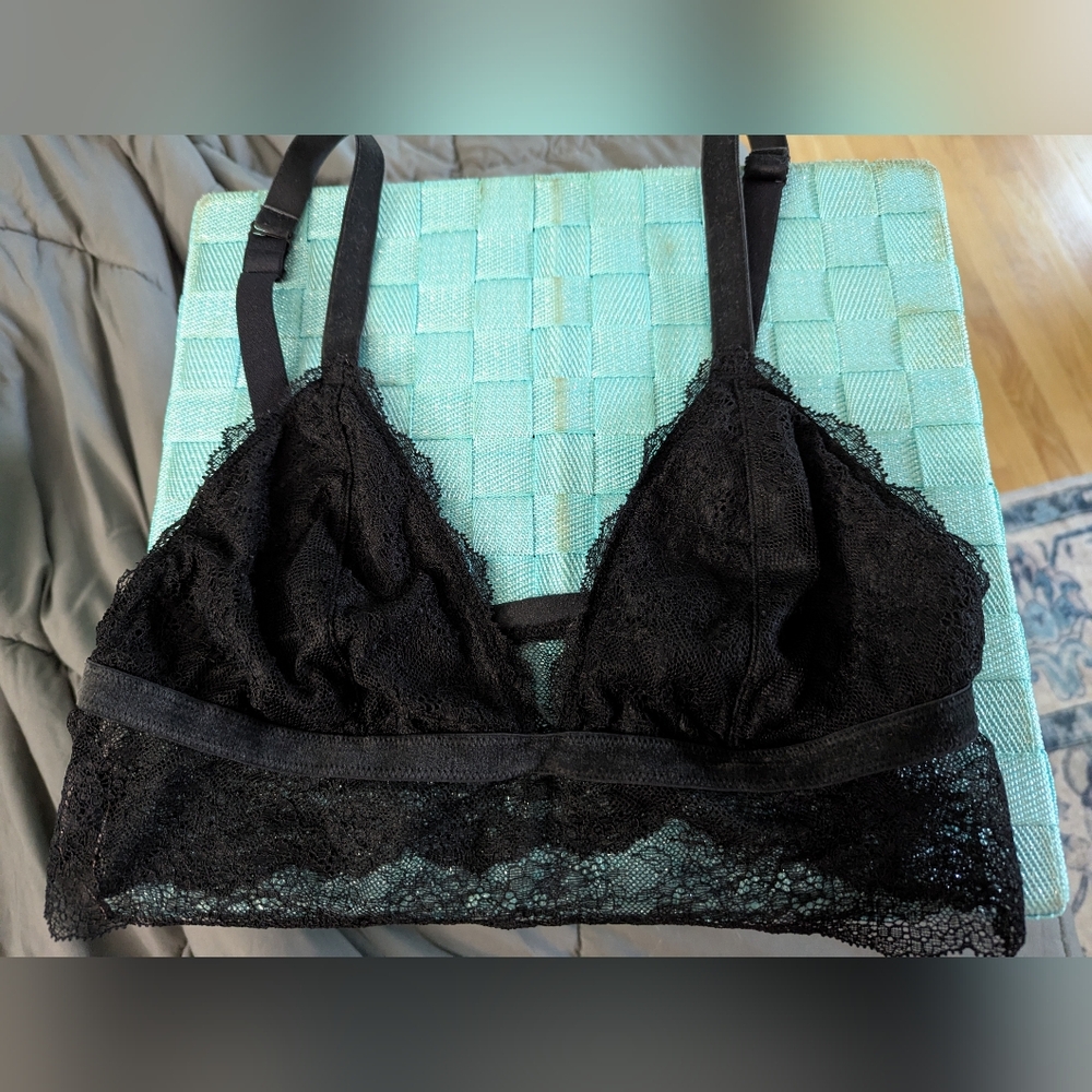 Victoria's Secret Black Lace Triangle Bralette Size L Lingerie Bra Comfy Lace